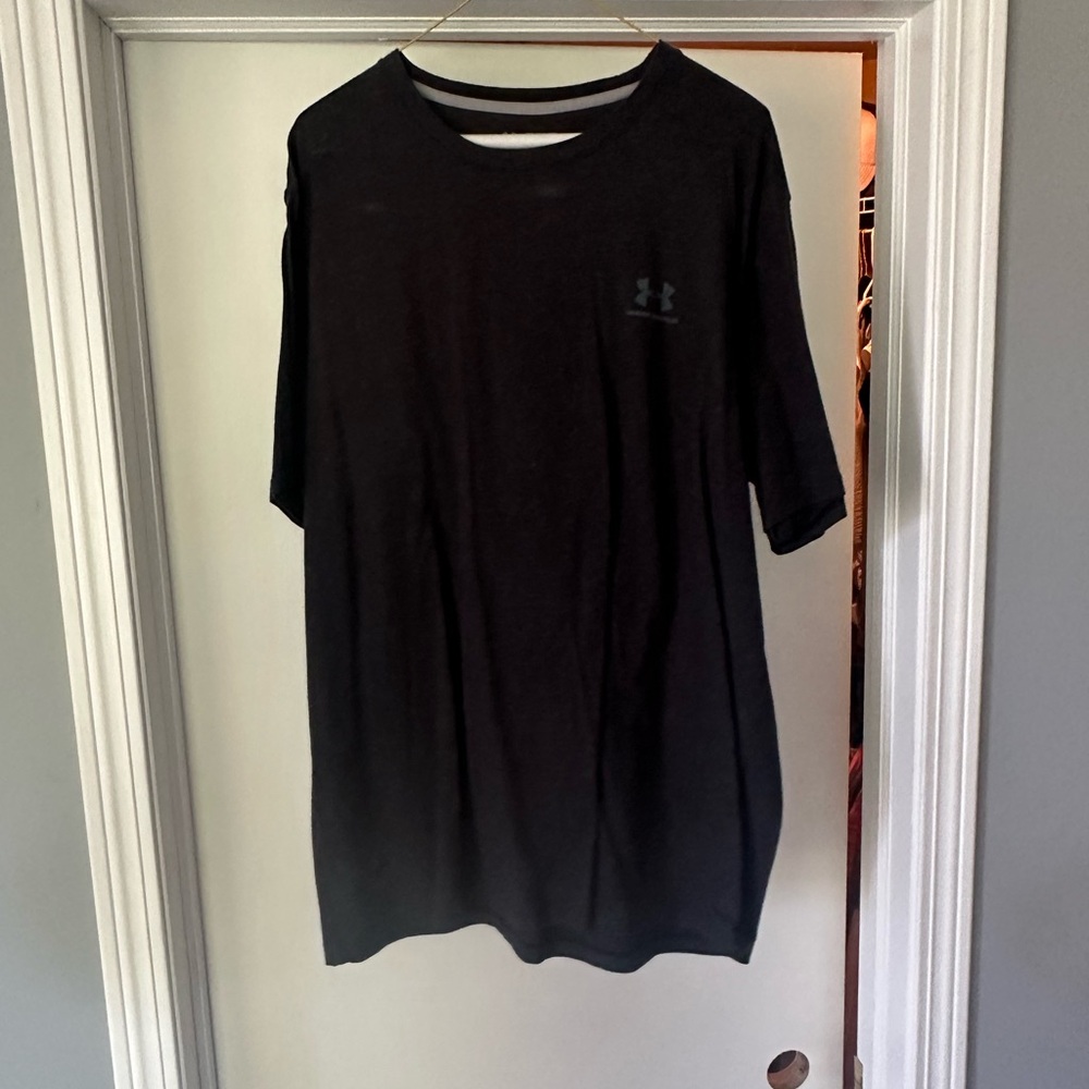 UA Leightweight Tee